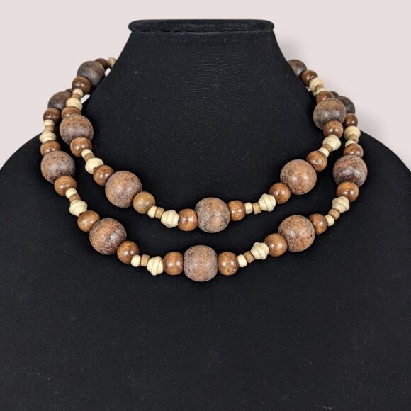 (2/$20) Vintage Avon Wood Beaded Necklace - Picture 1 of 5